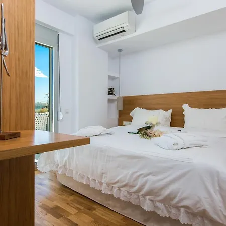 Villa Thalasses Adelianos Kampos